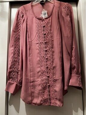 New TORRID Blush Pink Lace Embroidered Blouse dramatic cuff womens size 1x